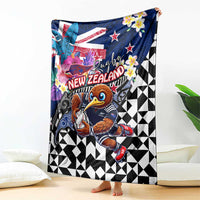 Kiwi New Zealand Rugby Blanket Kiwis Mascot Tropical Pattern DT02 - Polynesian Pride