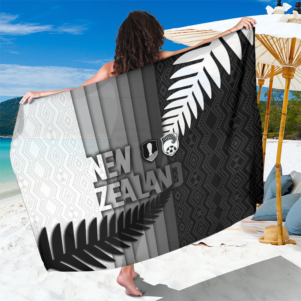 New Zealand Football Sarong Silver Fern Maori Pattern Monochrome DT05 One Size 44 x 66 inches White - Polynesian Pride