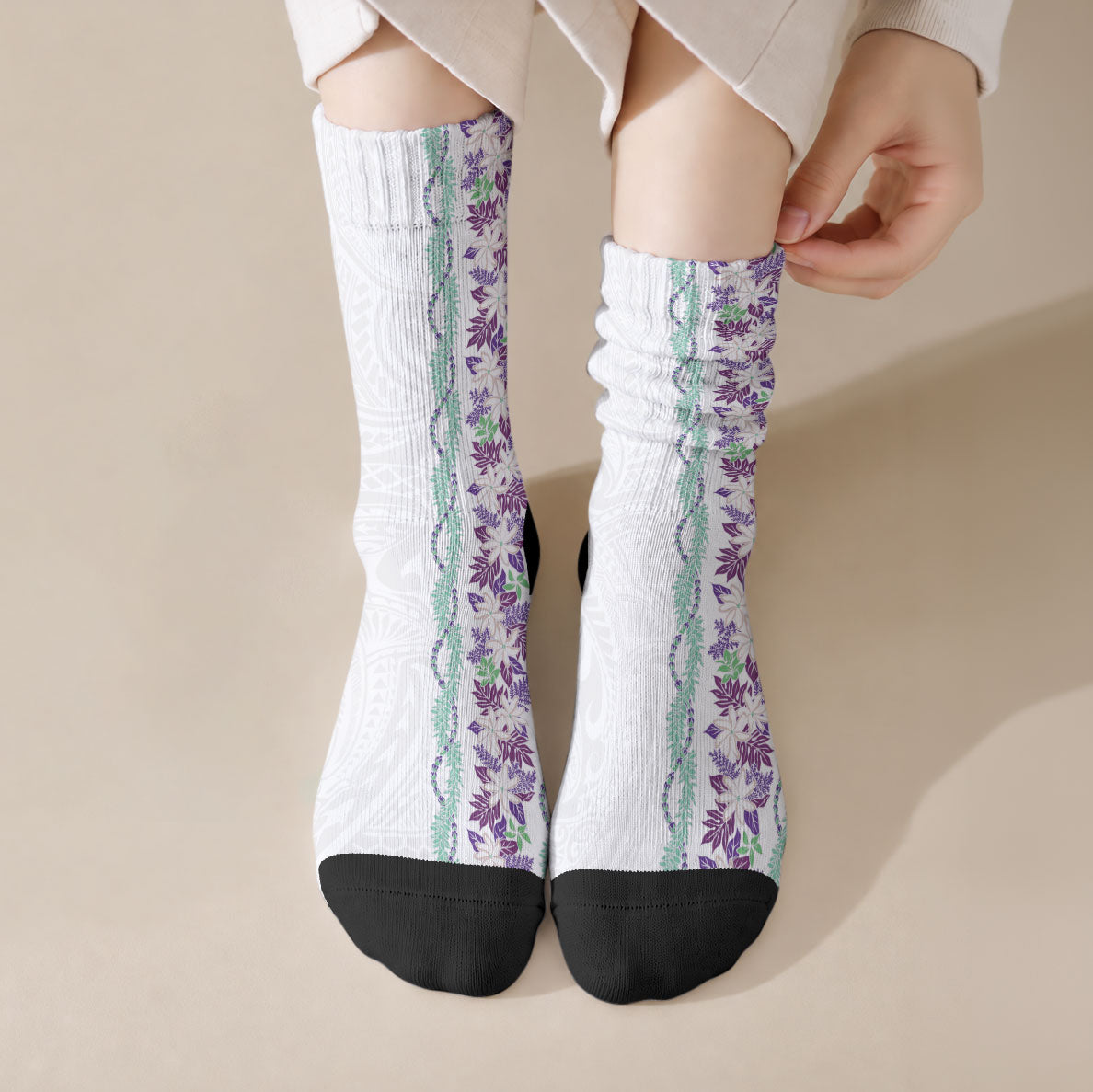 Monstera Tiare Plumeria Crew Socks Purple Polynesian Pattern LT01 Crew Socks Purple - Polynesian Pride