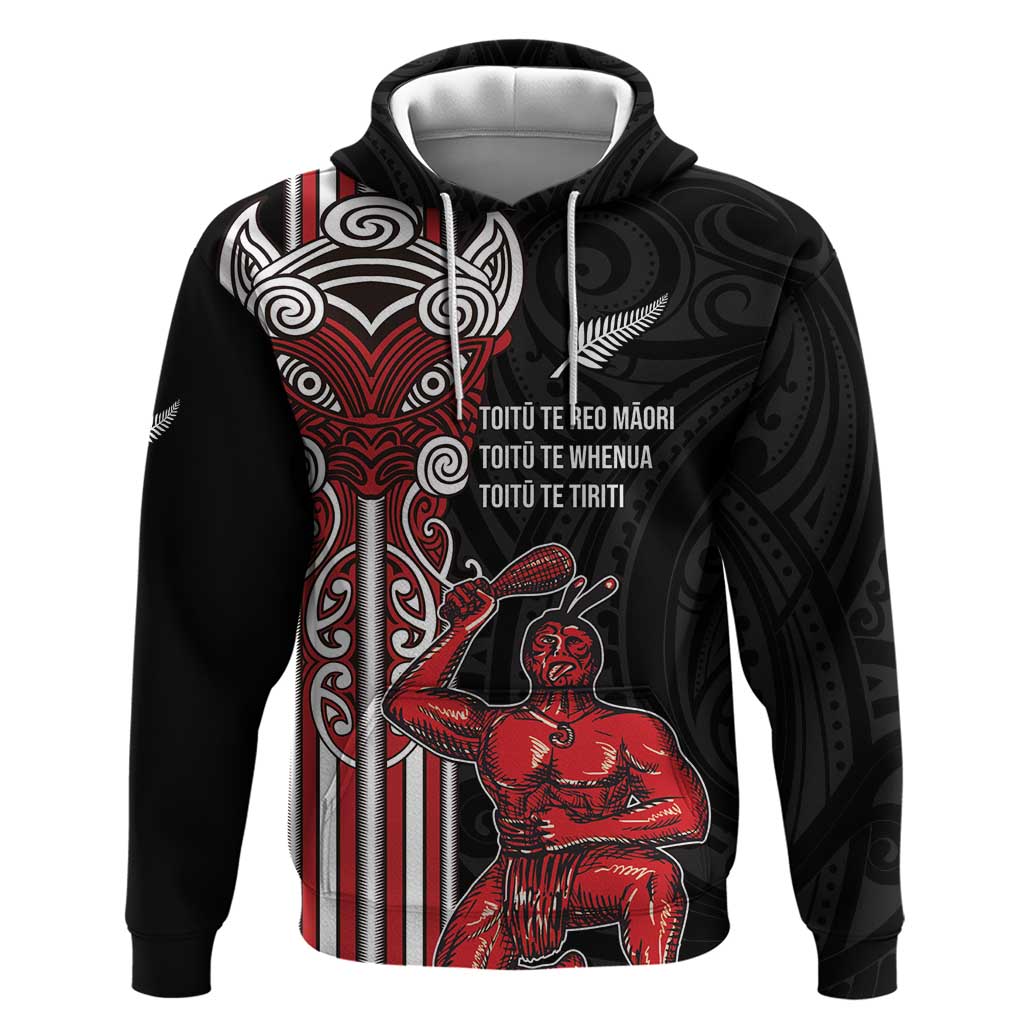 Toitu Te Reo Maori Toitu Te Whenua Toitu Te Tiriti Hoodie Maori Warrior New Zealand LT01 Pullover Hoodie Black - Polynesian Pride