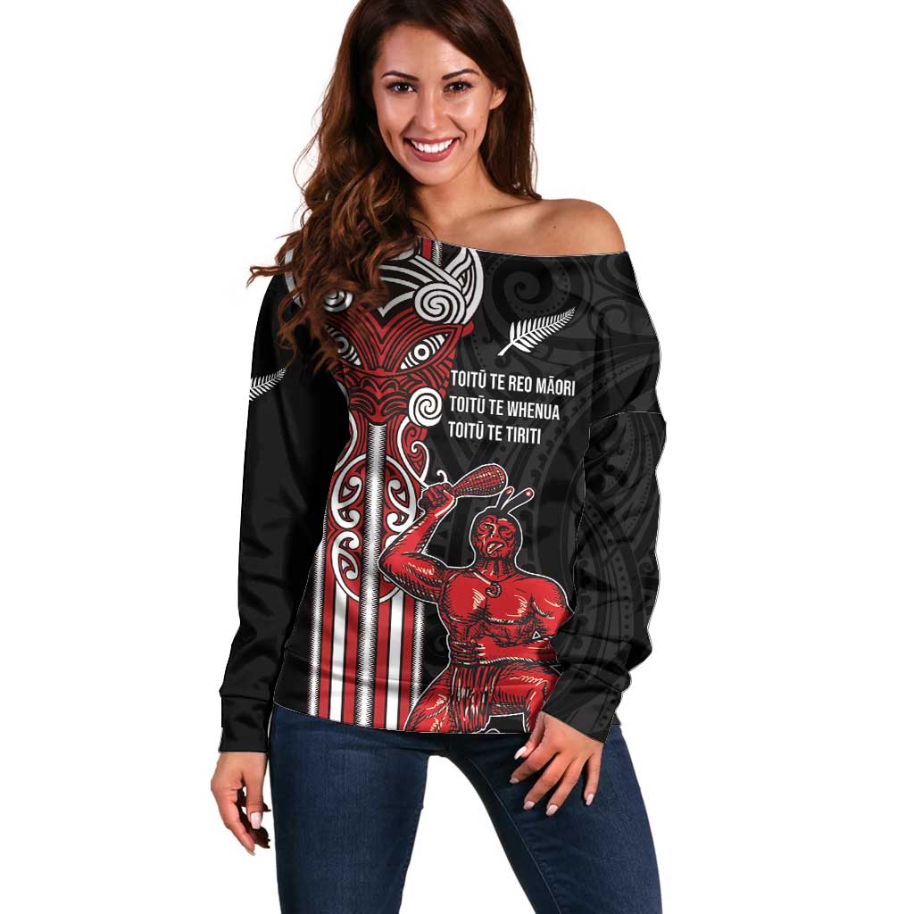 Toitu Te Reo Maori Toitu Te Whenua Toitu Te Tiriti Off Shoulder Sweater Maori Warrior New Zealand LT01 Women Black - Polynesian Pride