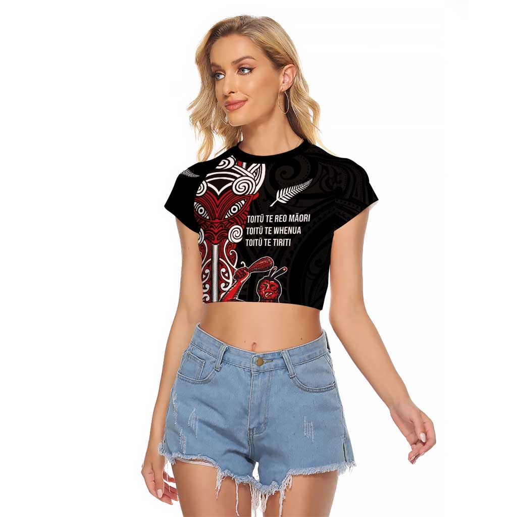Toitu Te Reo Maori Toitu Te Whenua Toitu Te Tiriti Raglan Cropped T Shirt Maori Warrior New Zealand LT01 Female Black - Polynesian Pride