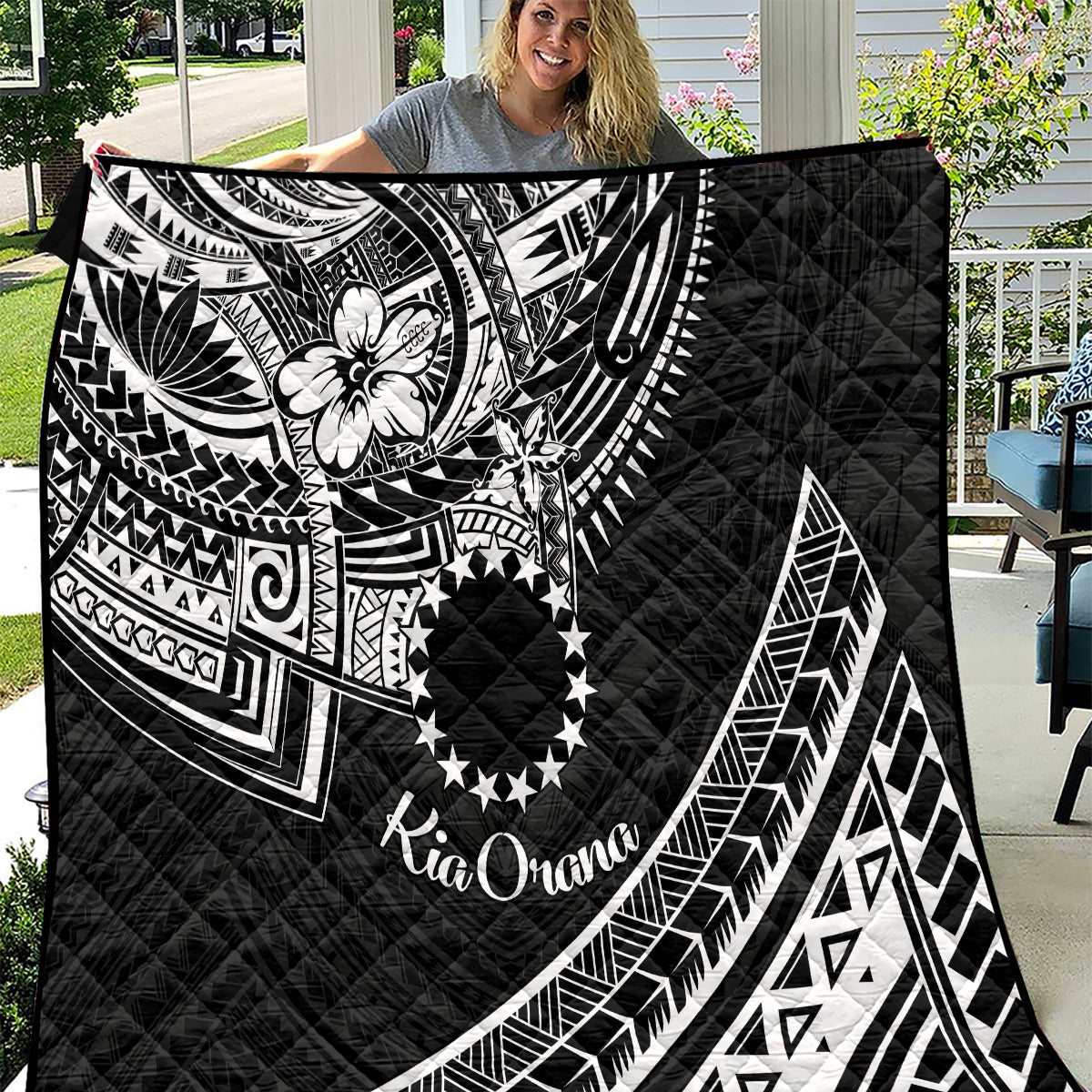 Kia Orana Cook Islands Quilt Circle Stars With Floral White Pattern LT01 Black - Polynesian Pride