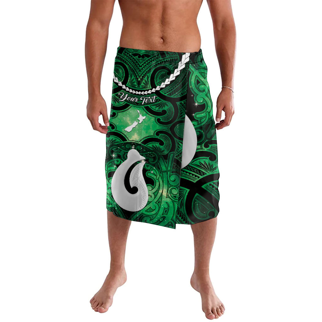 Personalised Maori Matariki Hei Matau Kakariki Lavalava Maori Kowhaiwhai Pattern Galaxy LT01 Green - Polynesian Pride