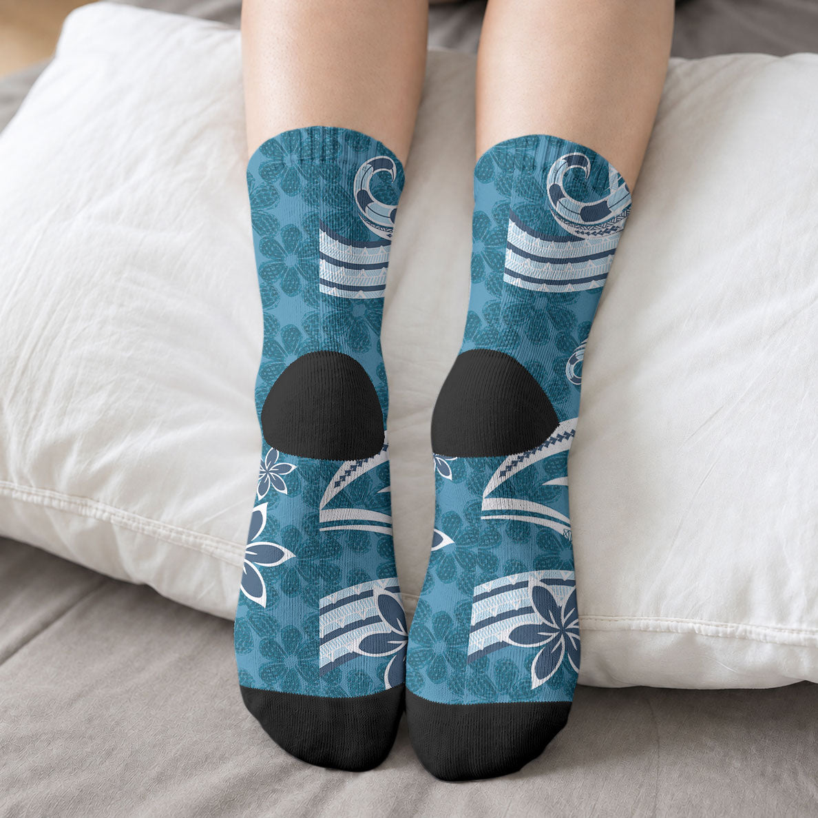 Hawaii Pupuala Plumeria Blue Crew Socks Polynesian Pattern LT01 - Polynesian Pride