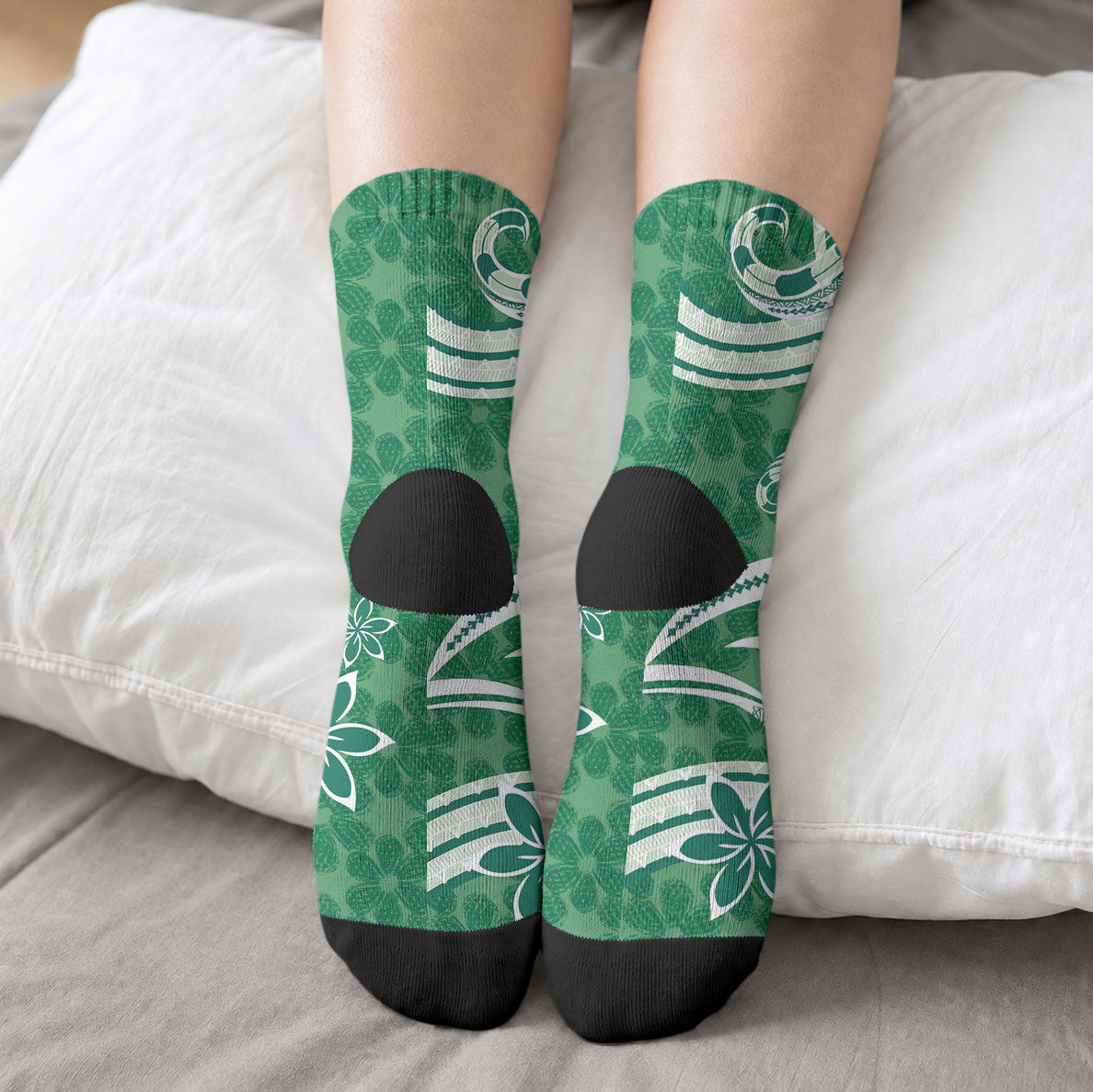 Hawaii Pupuala Plumeria Green Crew Socks Polynesian Pattern LT01 - Polynesian Pride