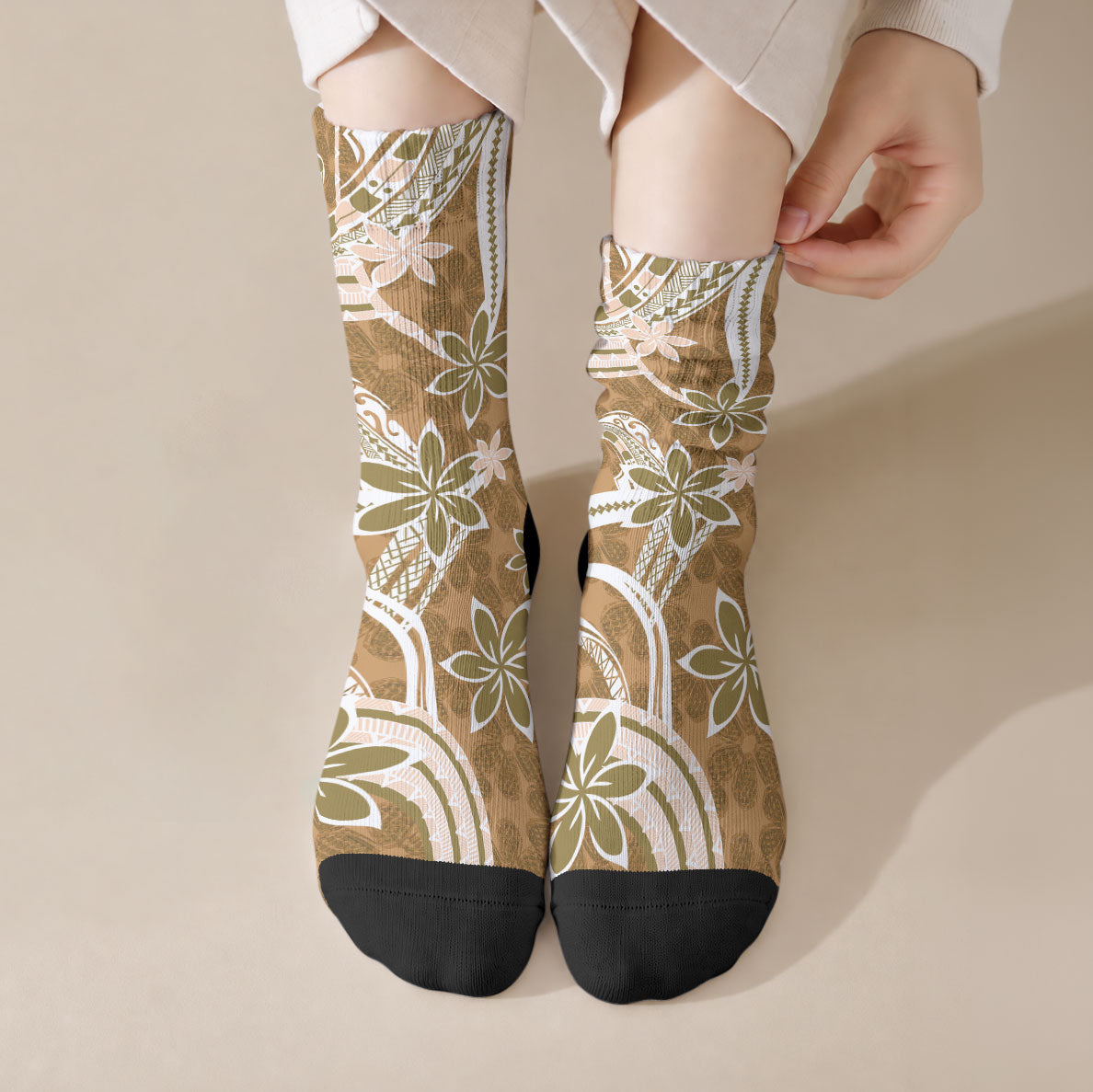 Hawaii Pupuala Plumeria Light Brown Crew Socks Polynesian Pattern LT01 Crew Socks Light Brown - Polynesian Pride