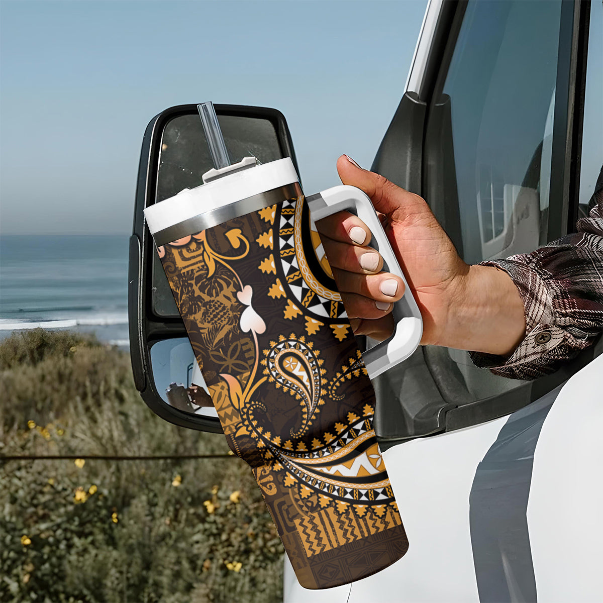 Fiji Masi Paisley With Hibiscus Tapa Tumbler With Handle Gold Version LT01 - Polynesian Pride