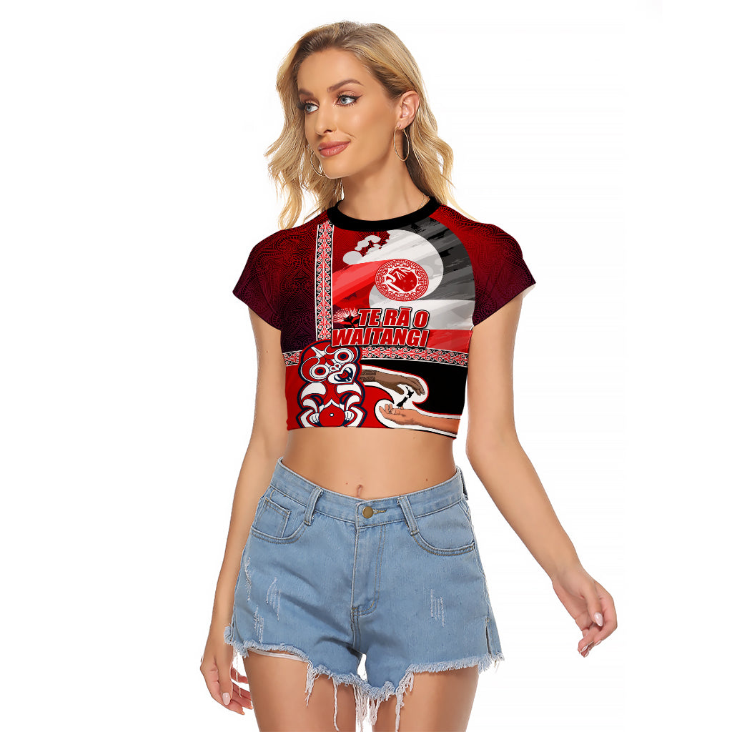 Maori Waitangi Raglan Cropped T Shirt Hei-tiki Koru with Tino Rangatiratanga Maori Flag LT03 Female Red - Polynesian Pride