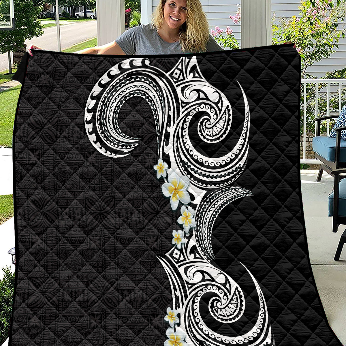 Aloha Polynesian Plumeria Flower Quilt Black White Color