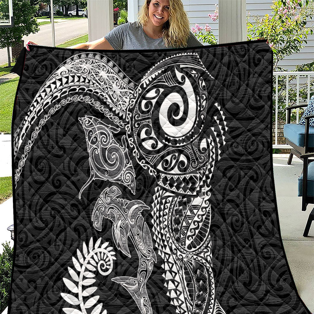 Aotearoa Maori Sea Animals Tribal Quilt Manta Ray and Shark Moko Pattern Black Color LT03 Black - Polynesian Pride