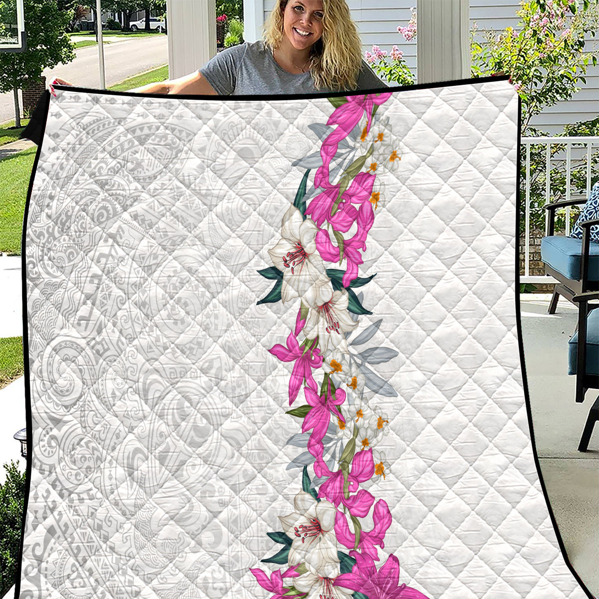 Hawaii Tropical Leaves and Flowers Quilt Tribal Polynesian Pattern White Style