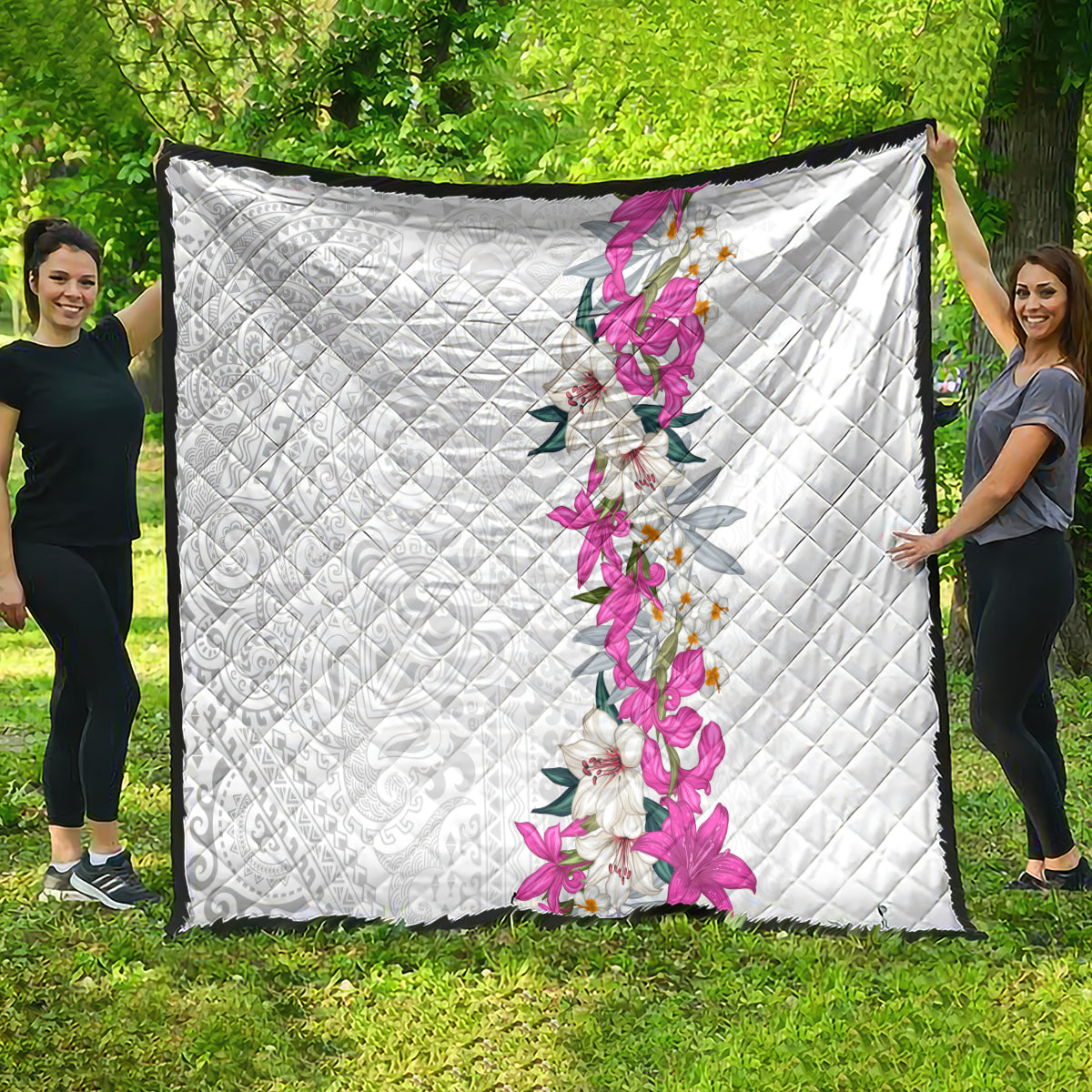 Hawaii Tropical Leaves and Flowers Quilt Tribal Polynesian Pattern White Style LT03 - Polynesian Pride