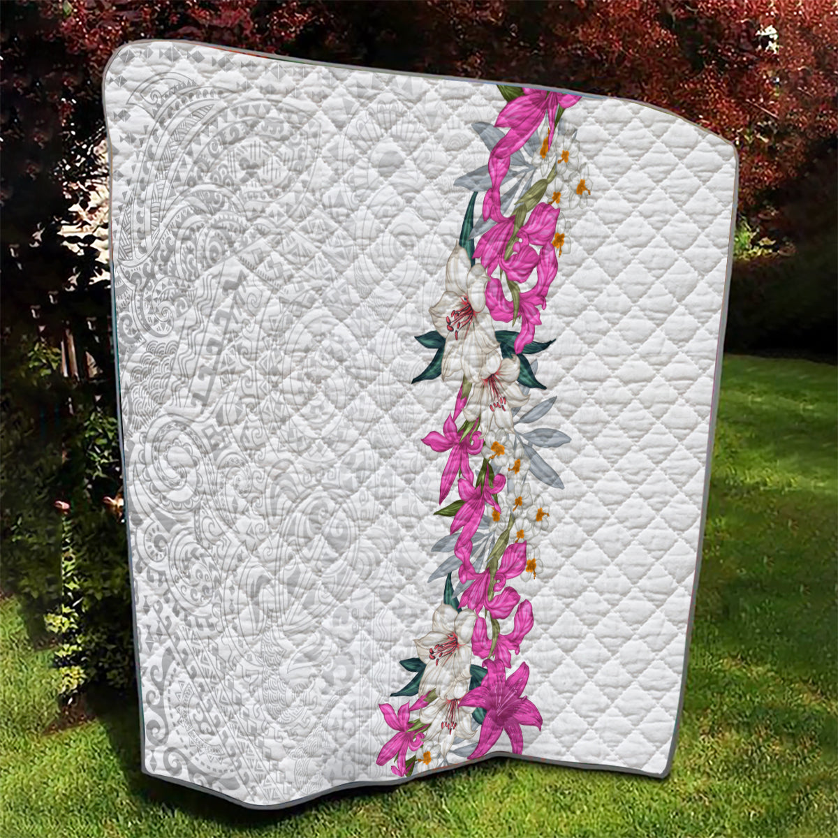 Hawaii Tropical Leaves and Flowers Quilt Tribal Polynesian Pattern White Style LT03 - Polynesian Pride
