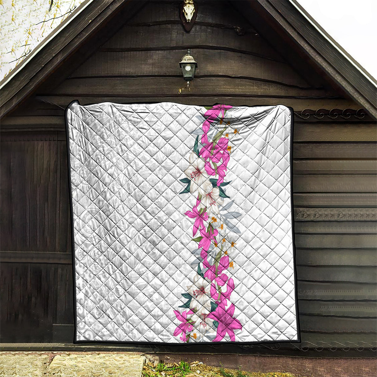 Hawaii Tropical Leaves and Flowers Quilt Tribal Polynesian Pattern White Style LT03 - Polynesian Pride