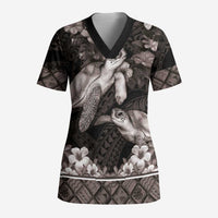 Hawaiian Lei Turtle and Plumeria Scrub Top Polynerian Art Tattoo-Grayscale Mode LT03 Adult Black - Polynesian Pride
