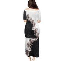 Hawaii Grayscale Hibiscus Flowers Puletasi Polynesian Pattern With Half Black White Version LT03 - Polynesian Pride