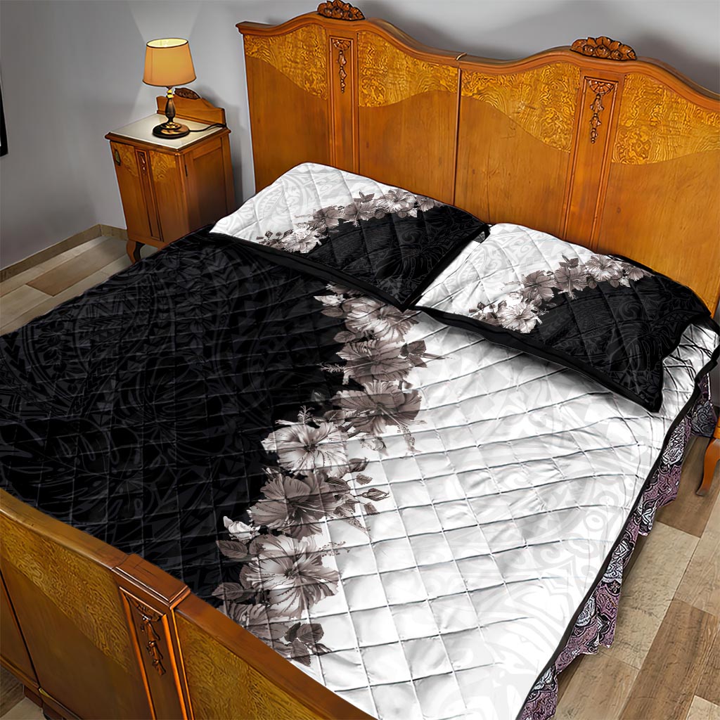 Hawaii Grayscale Hibiscus Flowers Quilt Bed Set Polynesian Pattern With Half Black White Version LT03 - Polynesian Pride