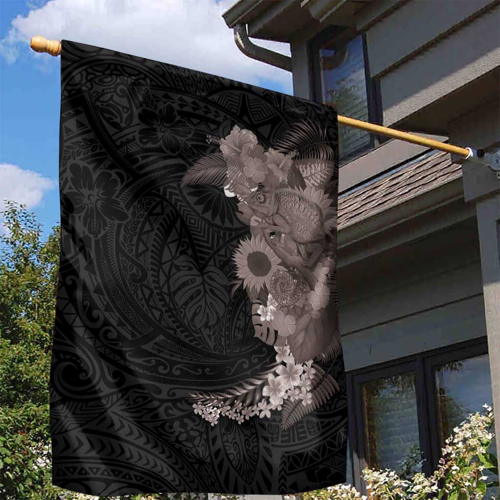 Hawaiian Tropical Plants and Chameleon Garden Flag Polynesian Art Grayscale LT03 - Polynesian Pride