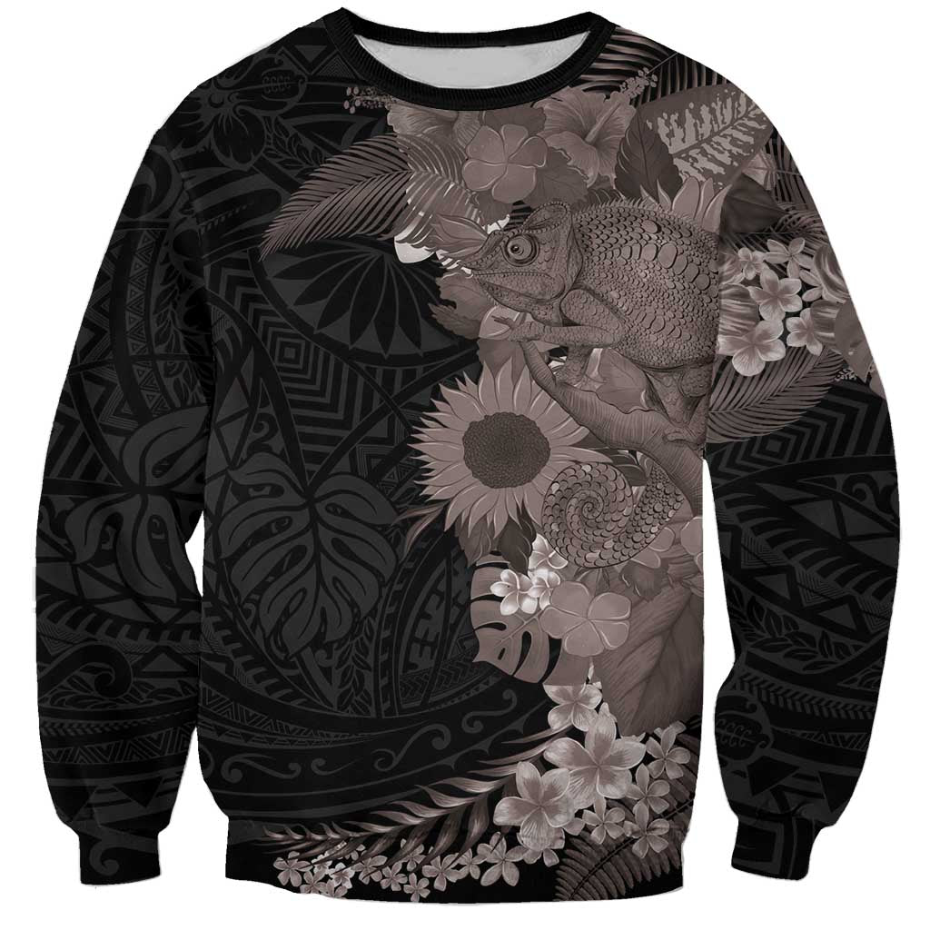 Hawaiian Tropical Plants and Chameleon Sweatshirt Polynesian Art Grayscale LT03 Unisex Black - Polynesian Pride