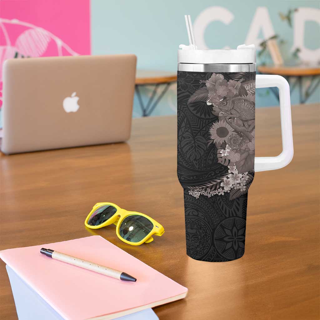 Hawaiian Tropical Plants and Chameleon Tumbler With Handle Polynesian Art Grayscale LT03 - Polynesian Pride
