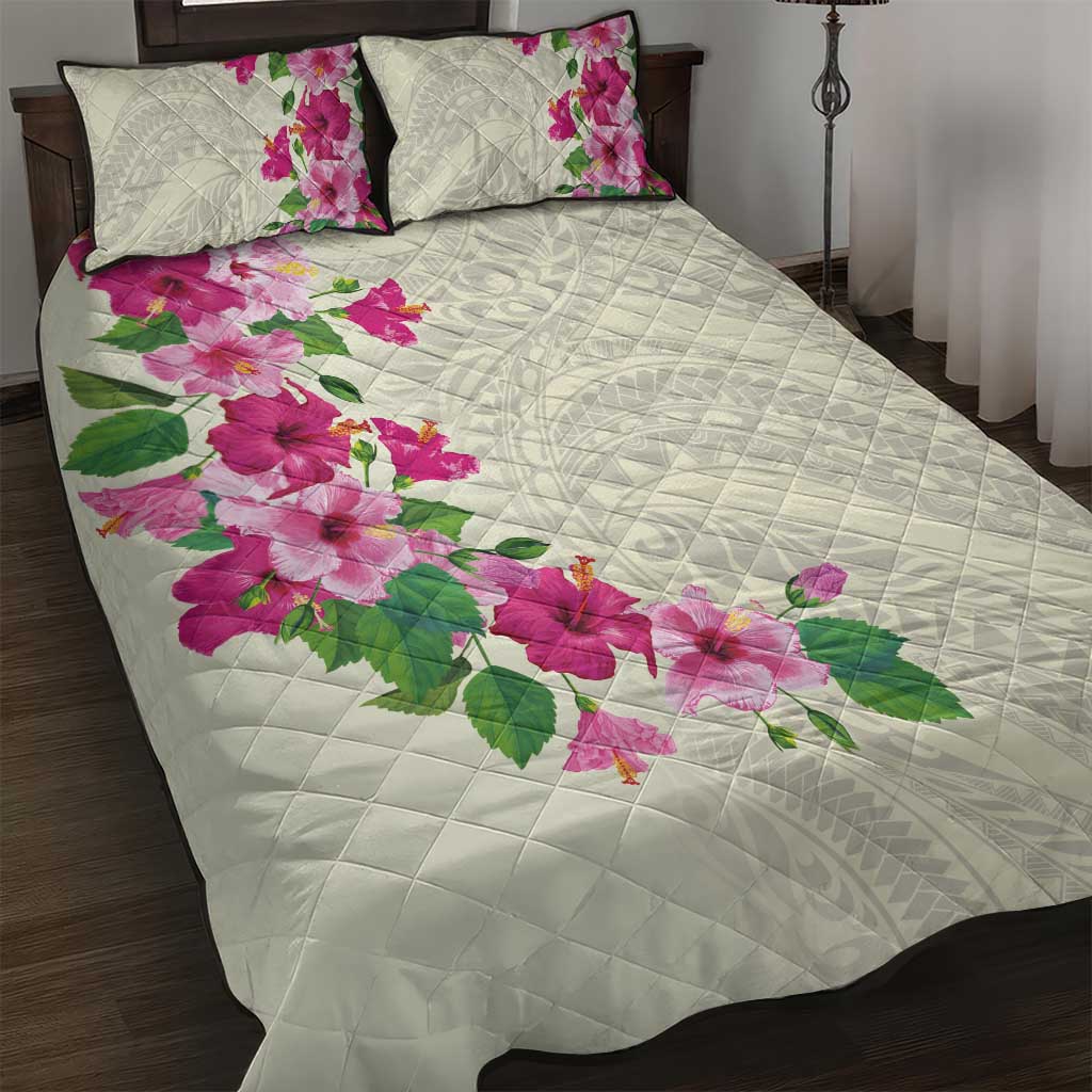 Hawaiian Hibiscus and Art Polynesian Tattoo Quilt Bed Set Beige Color