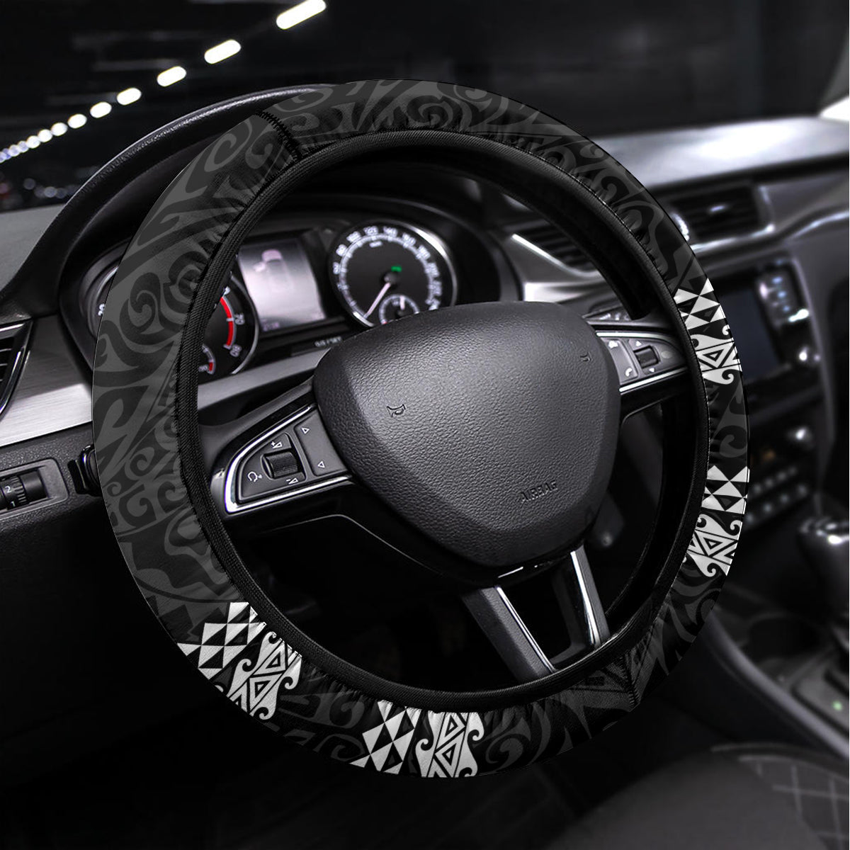 Hawaii Molokai Island Steering Wheel Cover Hawaiian King and Kakau Symbols Abstract Shoulder Tattoo LT03 Universal Fit Black - Polynesian Pride