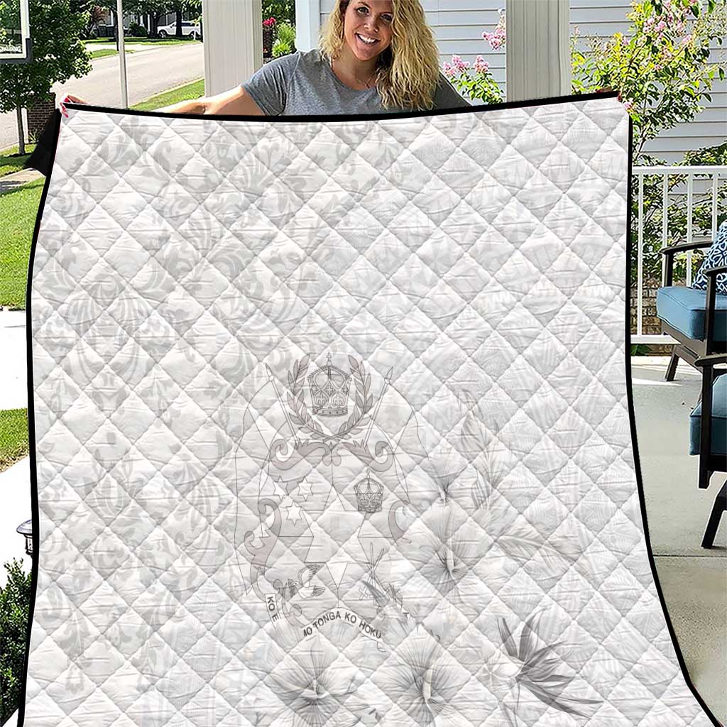 Tonga Faka Sepitema Quilt Ngatu and Floral Pattern with Blooming Hibiscus LT03 White - Polynesian Pride