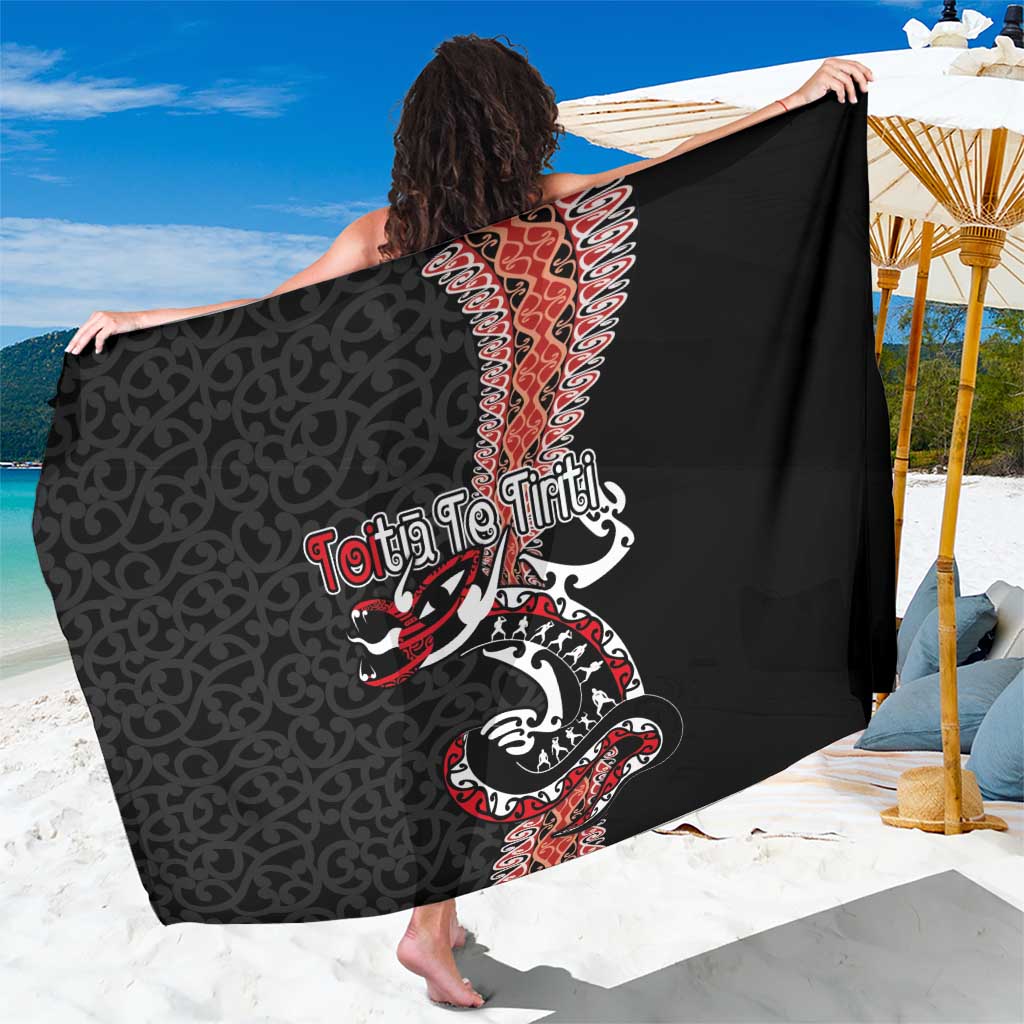 Aotearoa Toitu Te Tiriti Sarong Maori Taniwha Haka - Honour the Treaty LT03 One Size 44 x 66 inches Black - Polynesian Pride