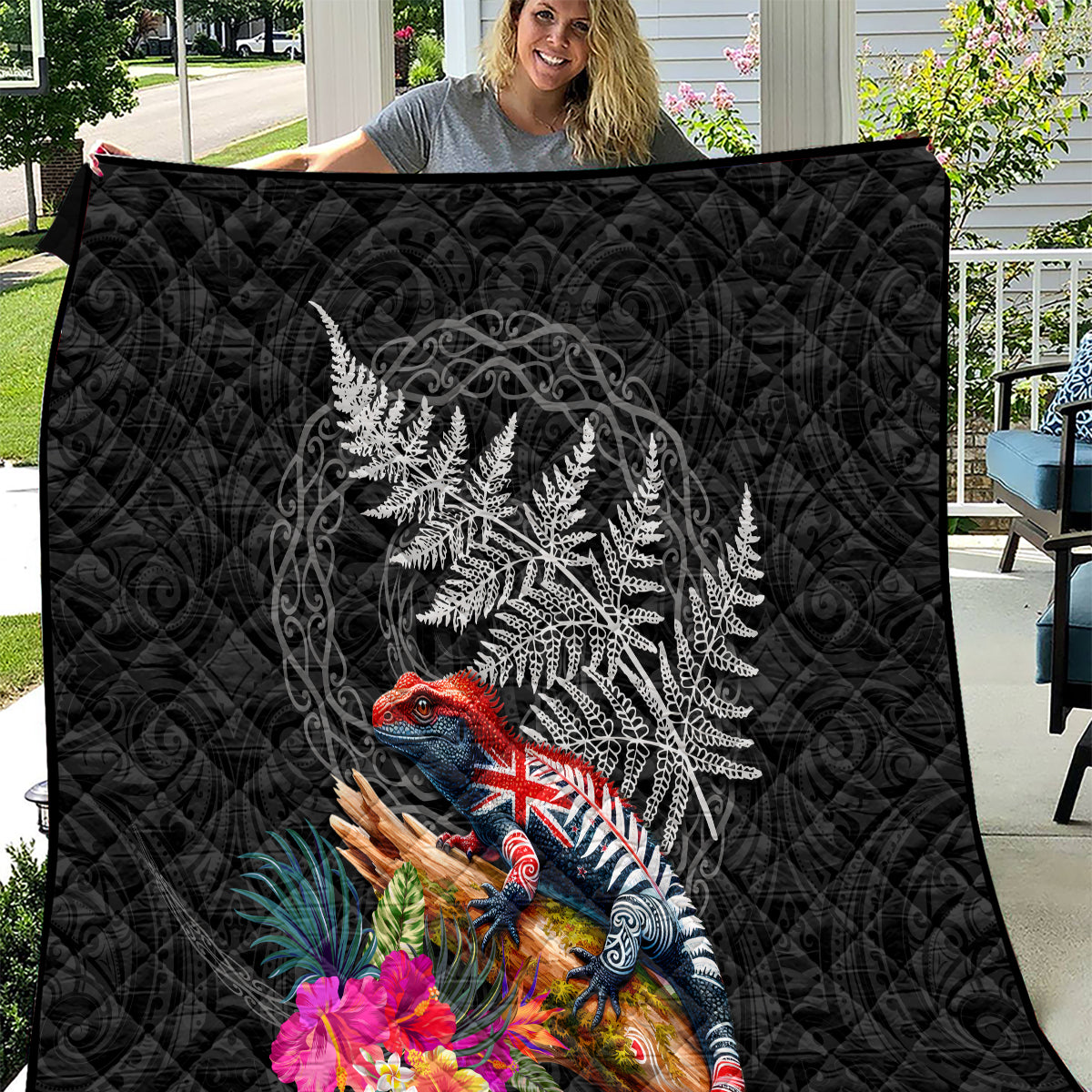 New Zealand Tuatara Quilt Silver Fern Hibiscus and Tribal Maori Pattern Black Color