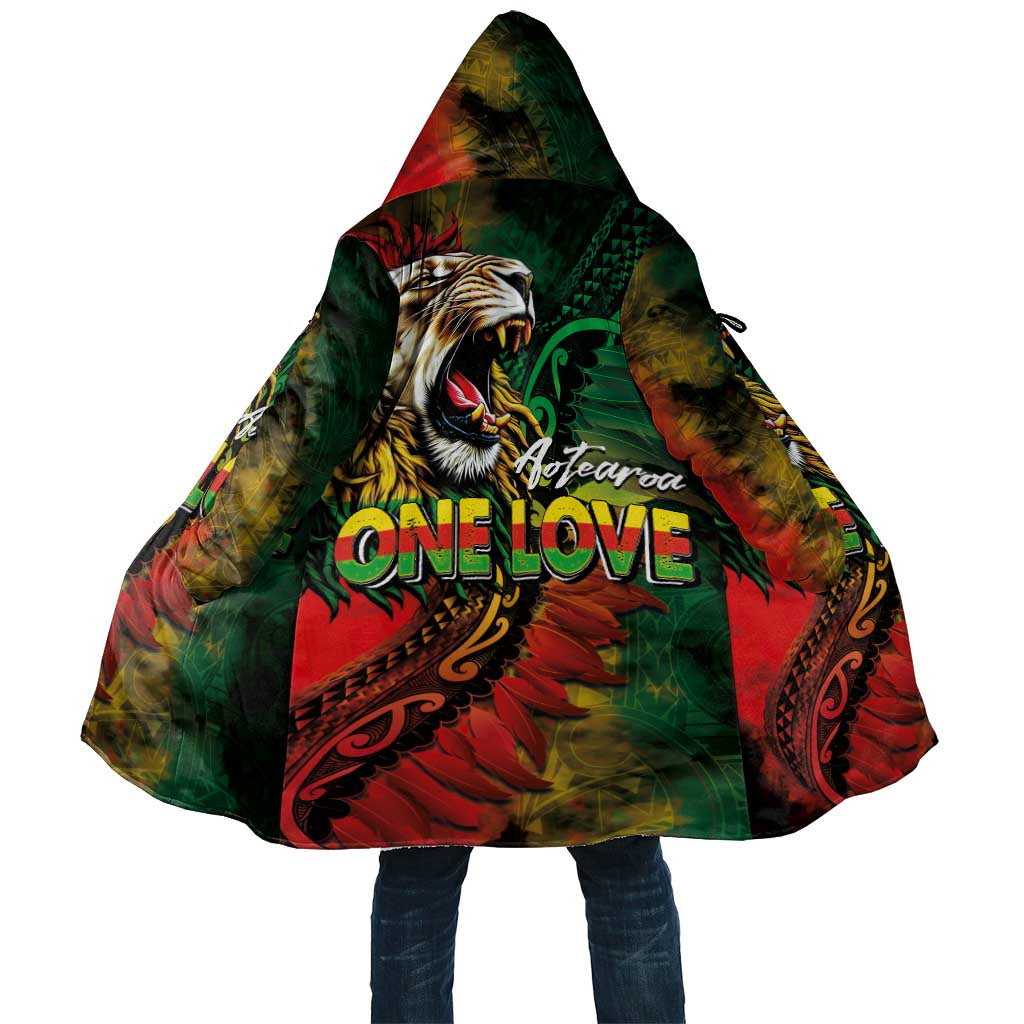 Aotearoa One Love Cloak Reggae Lion with Kakahu Huruhuru LT03 Unisex Black - Polynesian Pride