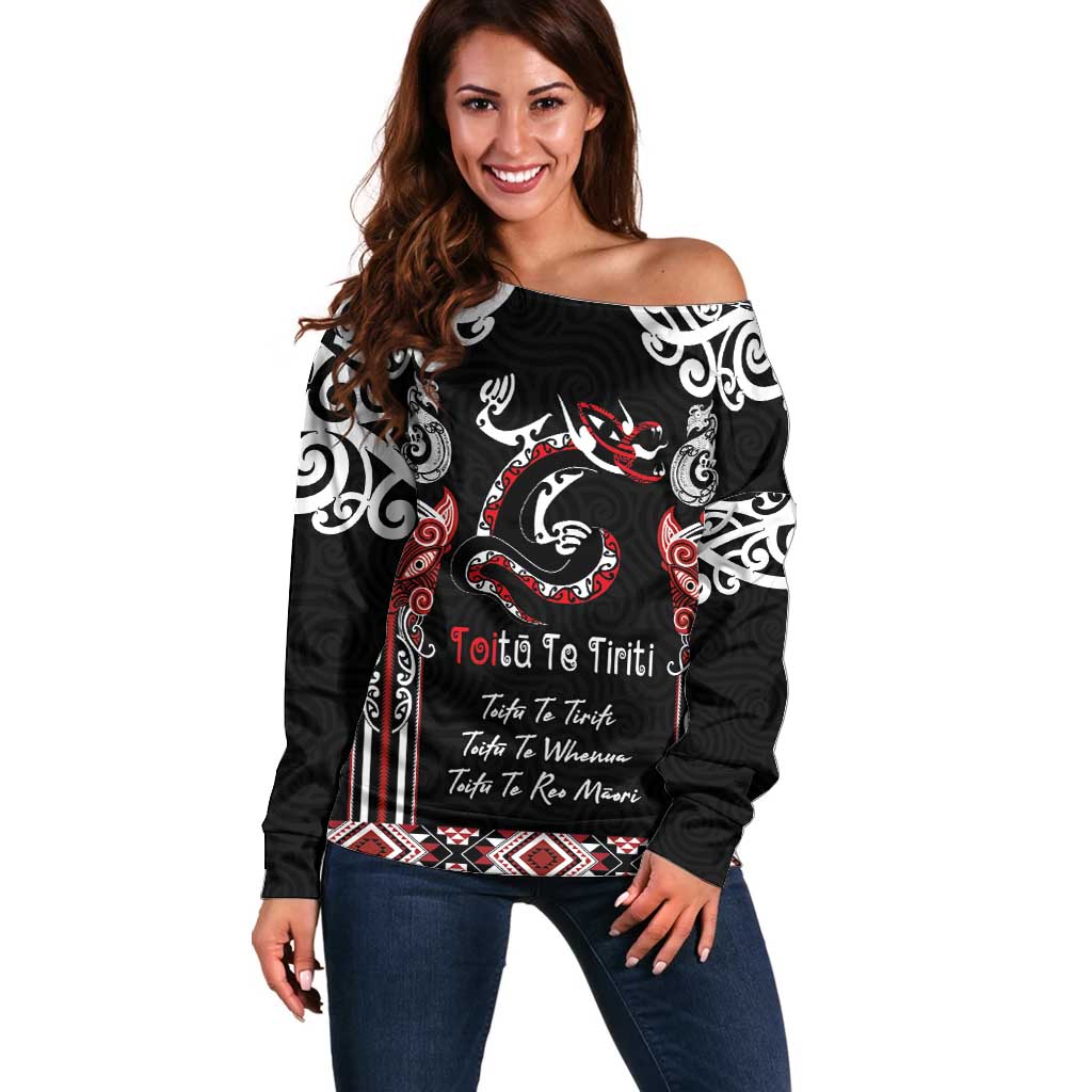 Aotearoa Toitu Te Tiriti-Maori Taniwha Off Shoulder Sweater Toitu Te Whenua Toitu Te Reo Maori LT03 Women Black - Polynesian Pride