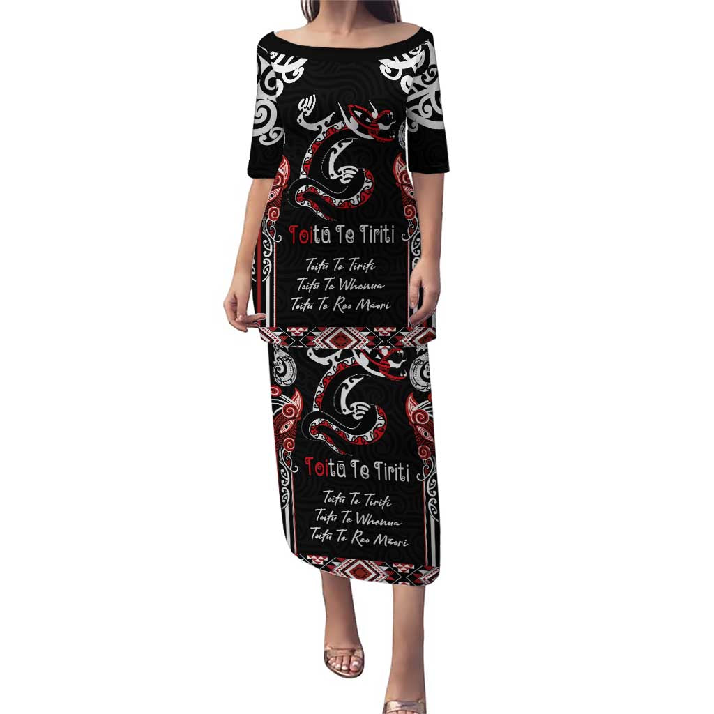 Aotearoa Toitu Te Tiriti-Maori Taniwha Puletasi Toitu Te Whenua Toitu Te Reo Maori LT03 Long Dress Black - Polynesian Pride