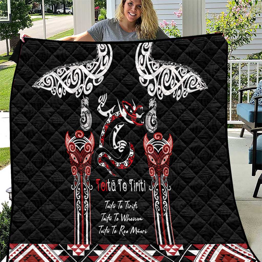 Aotearoa Toitu Te Tiriti-Maori Taniwha Quilt Toitu Te Whenua Toitu Te Reo Maori LT03 Black - Polynesian Pride