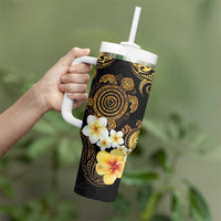 Polynesian Turtle Tumbler With Handle Plumeria Hibiscus Pattern Black Color LT03 - Polynesian Pride