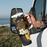 Polynesian Turtle Tumbler With Handle Plumeria Hibiscus Pattern Black Color LT03 - Polynesian Pride