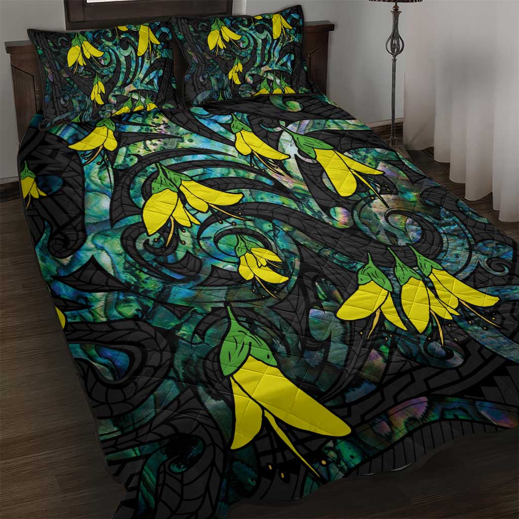 New Zealand Kowhai Flowers Quilt Bed Set Maori Koru Pattern With Paua Shell Style LT03 Black - Polynesian Pride
