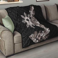 Tropical Hawaii and Philippines Quilt Kanaka Maoli and Sun Badge Batok Tattoo Grayscale LT03 - Polynesian Pride