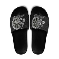 Personalised Niue Darts Masters Slide Sandals Tribal Hiapo Dartboard LT03 Black - Polynesian Pride