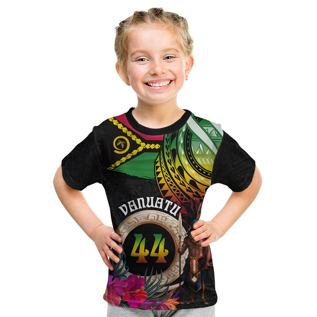 Personalised Vanuatu 44th Anniversary Kid T Shirt Boars Tusk and Melanesian Warrior Indipendens Dei LT03 Black - Polynesian Pride