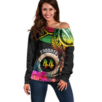 Personalised Vanuatu 44th Anniversary Off Shoulder Sweater Boars Tusk and Melanesian Warrior Indipendens Dei LT03 Women Black - Polynesian Pride