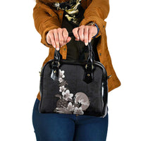 Hawaiian Plumeria and Turtle Shoulder Handbag with Polynesian Tribal Art Pattern Grayscale Color LT03 One Size Black - Polynesian Pride