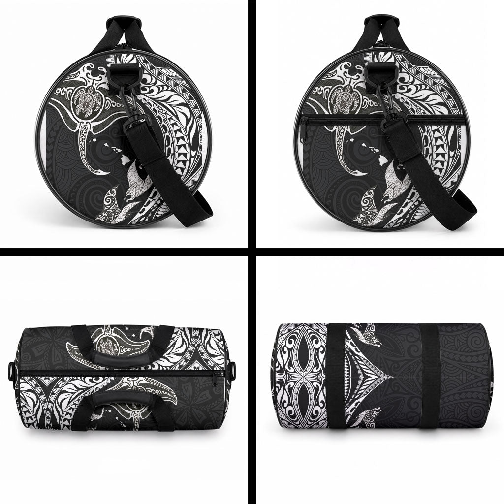 Hawaiian Manta Ray and Polynesian Tribal Tattoo Duffle Bag