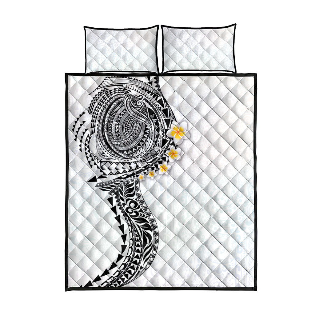 Hawaiian Tribal Tattoo and Plumeria Quilt Bed Set Polynesian Pattern White Color