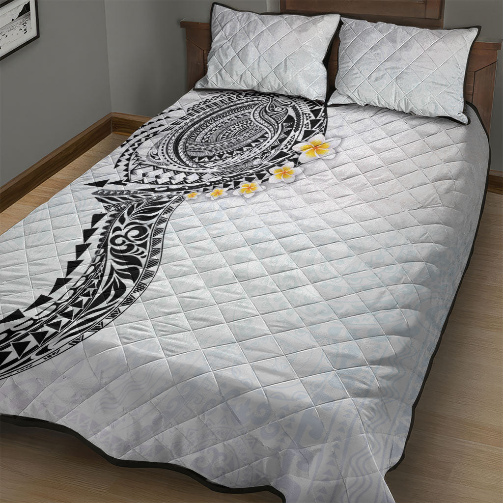 Hawaiian Tribal Tattoo and Plumeria Quilt Bed Set Polynesian Pattern White Color