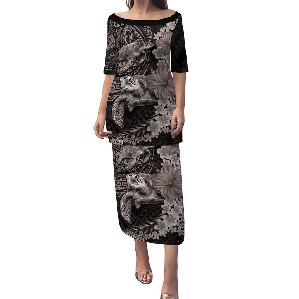 Hawaiian Plumeria and Hibiscus with Turtles Puletasi Polynesian Art Grayscale LT03 Long Dress Black - Polynesian Pride