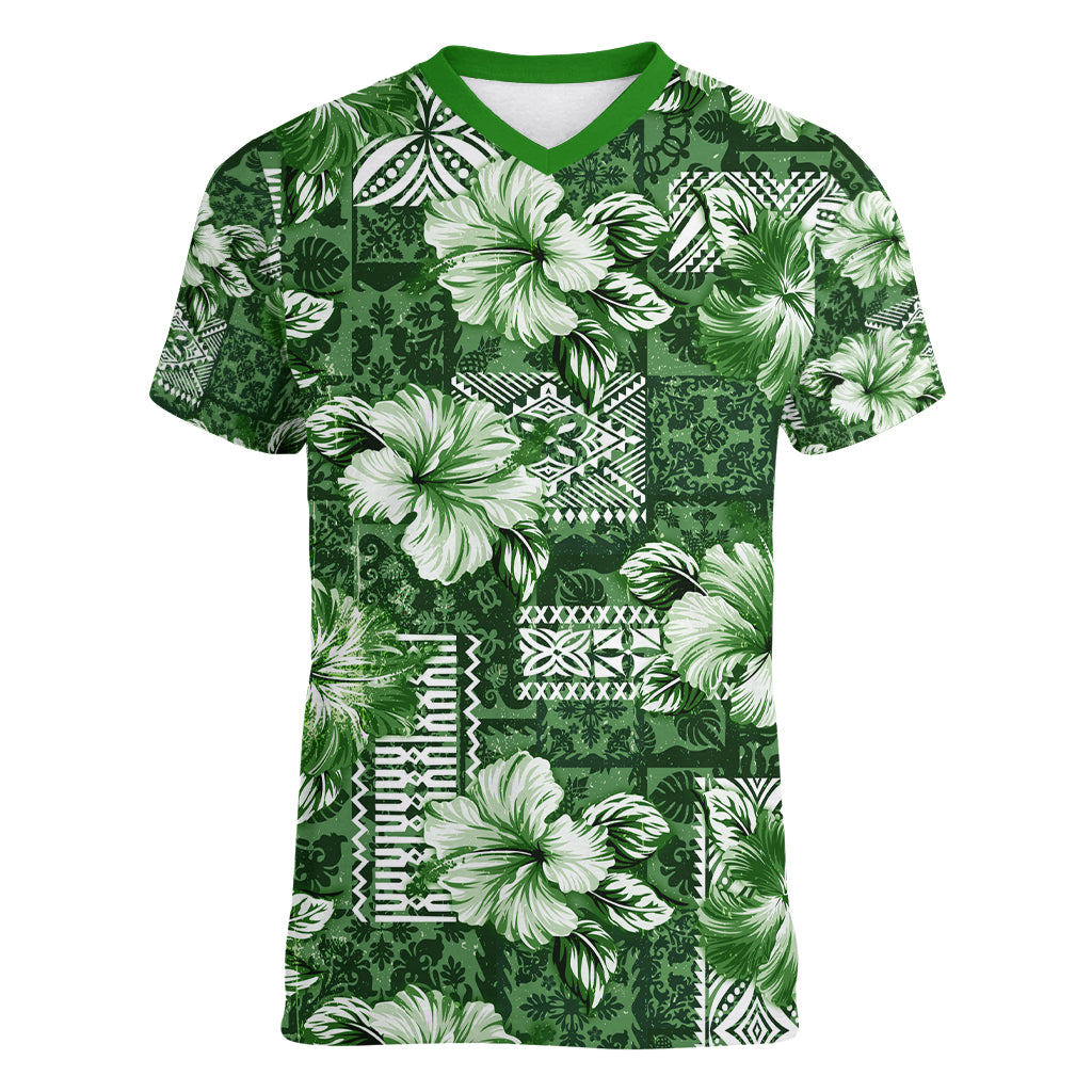 Hawaiian Quilt Pattern Women V Neck T Shirt Hibiscus and Tribal Element Vintage Green Vibe LT03 Female Green - Polynesian Pride