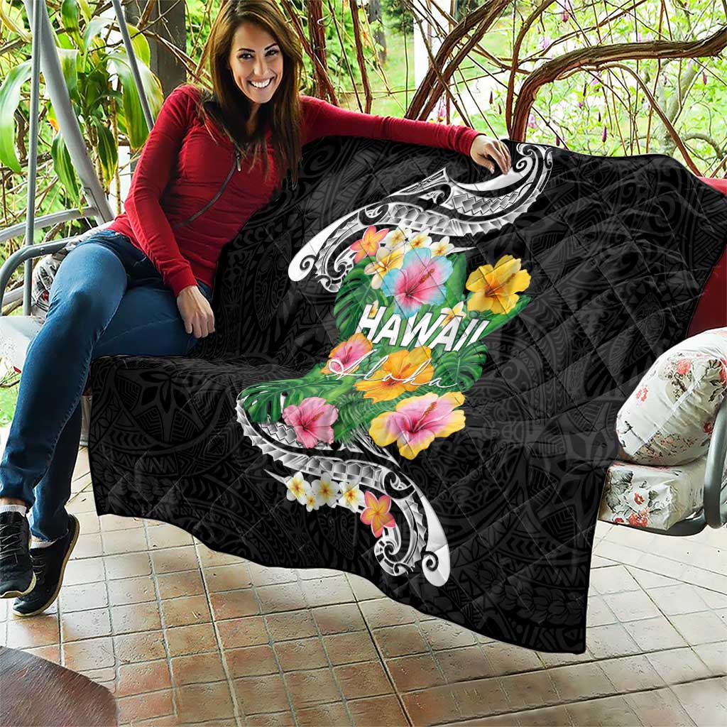 Hawaii Aloha Tropical Leaves and Flower Quilt with Polynesian Art Tattoo Black Color LT03 - Polynesian Pride