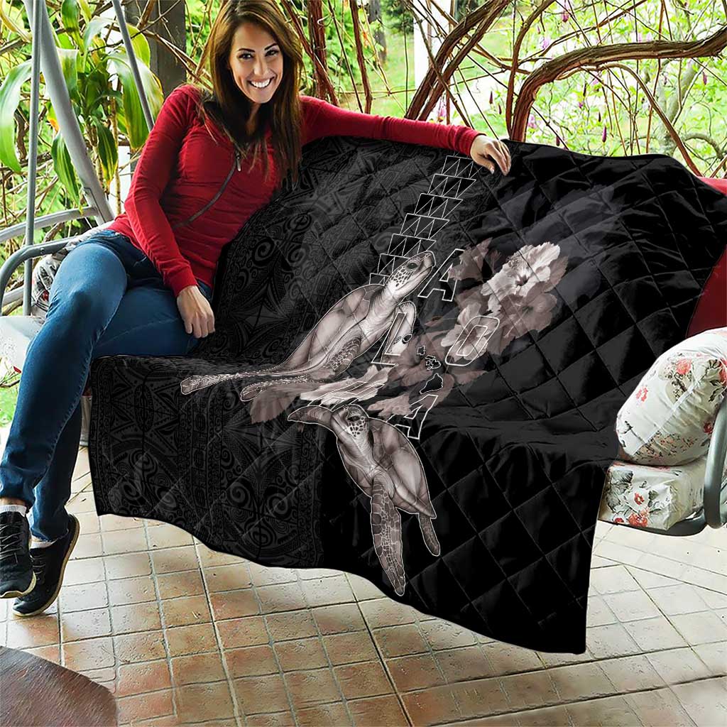 Hawaii Aloha Turtle Hibiscus and Leaves Quilt with Polynesian and Kakau Tattoos Black Color LT03 - Polynesian Pride