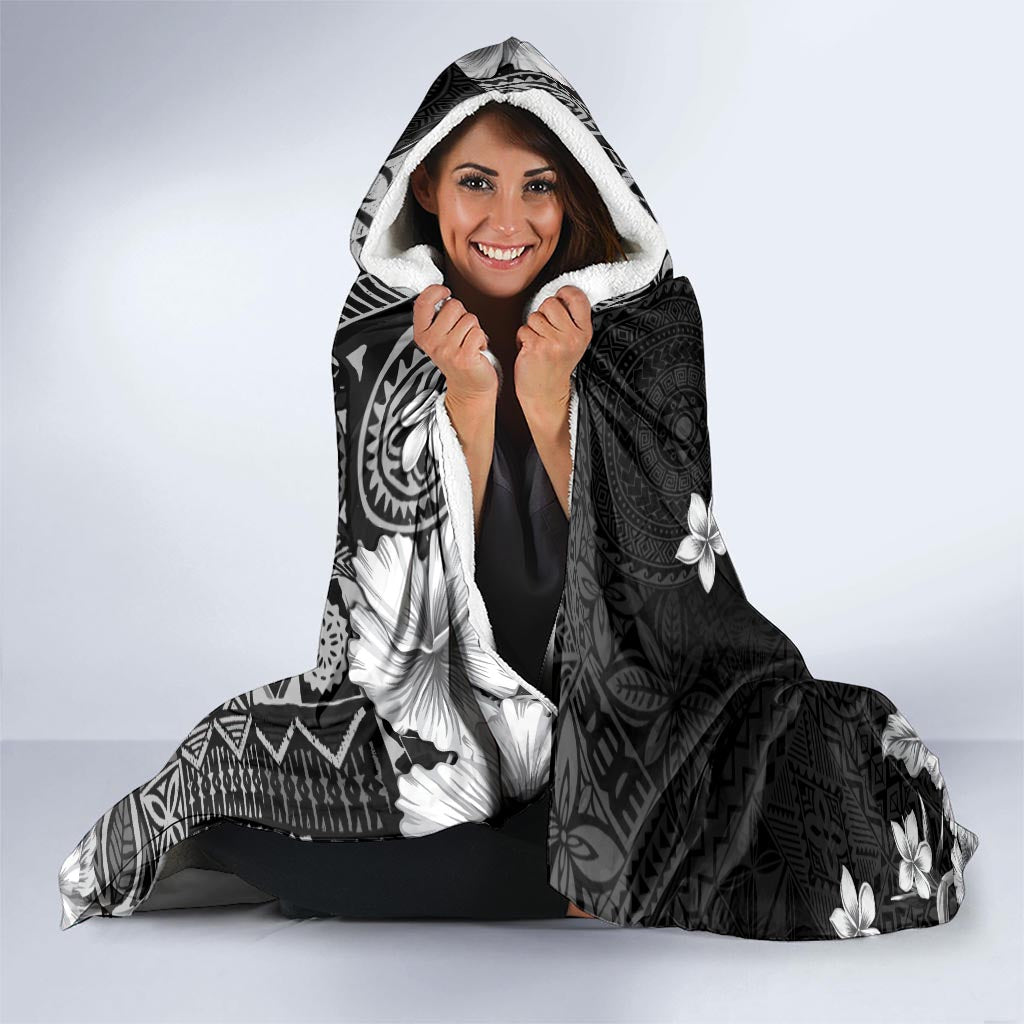 Hawaii Tapa Pattern With Black Hibiscus Hooded Blanket LT05 - Polynesian Pride